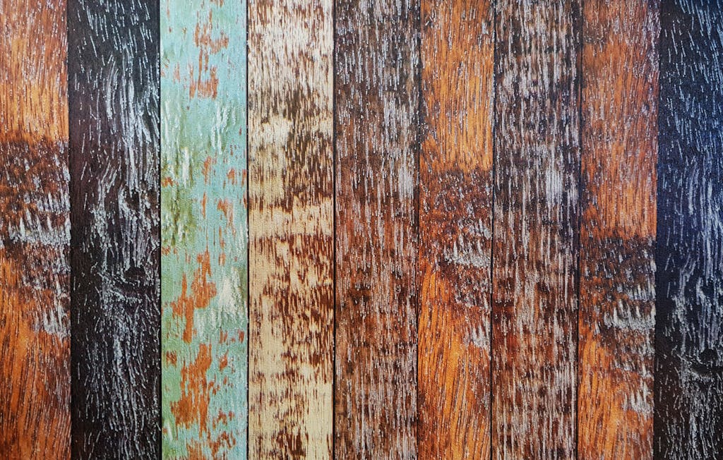 Pappedeckel: Vibrant multicolor rustic wood plank texture ideal for backgrounds